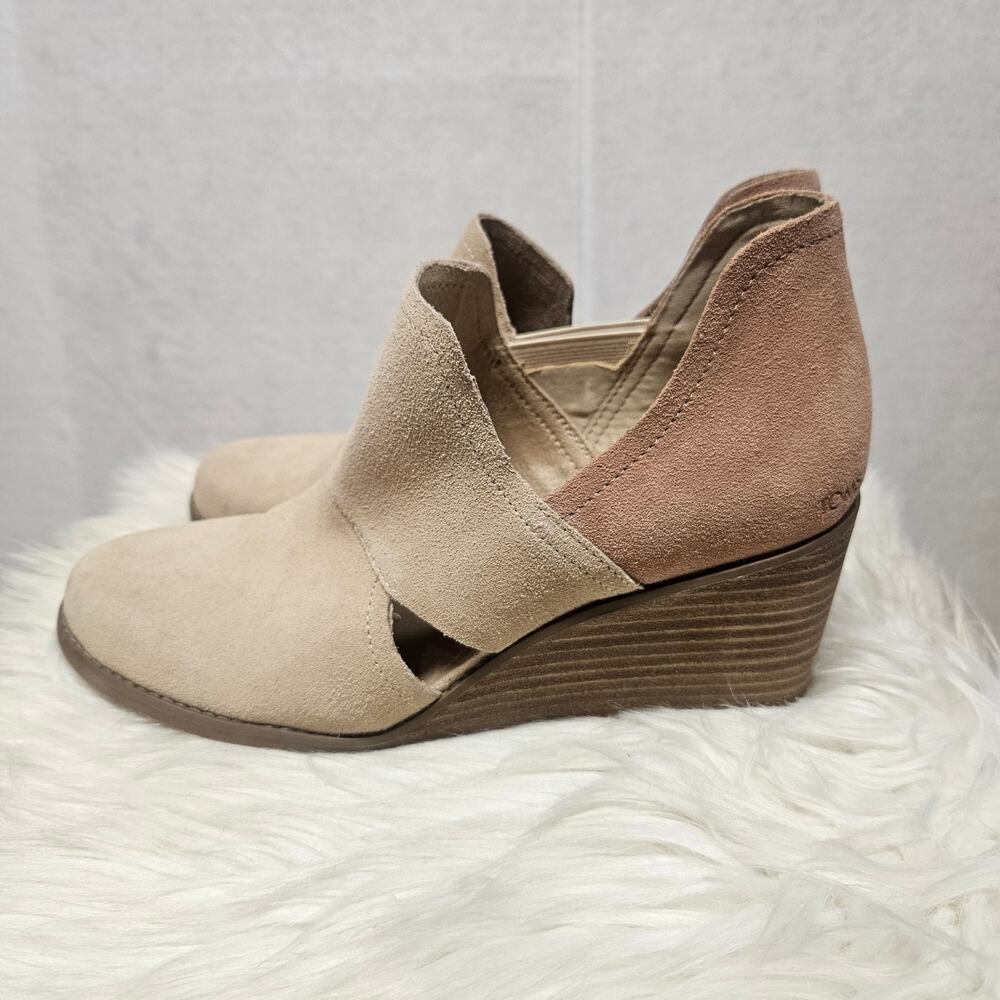 TOMS Women's Kallie Wedge Cutout Beige and Pink Suede Bootie size 8.5
